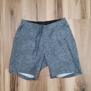 Lululemon Bowline Short 8" Ventlight MeshPip Antique White Iron Blue Medium